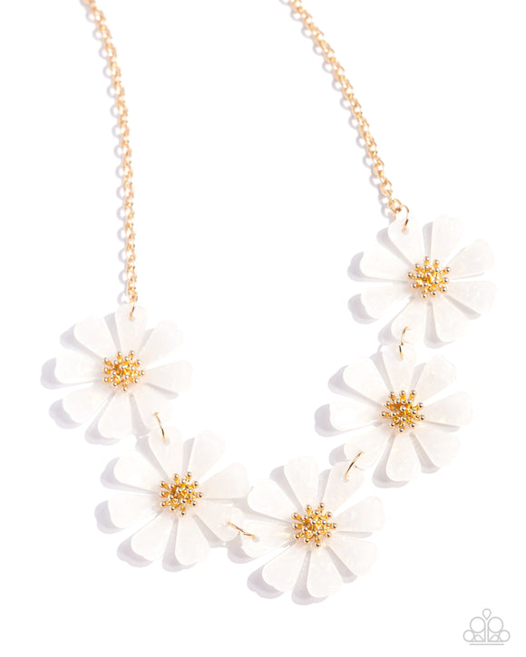 Pastel Promenade - White - Paparazzi Daisy Floral Necklace