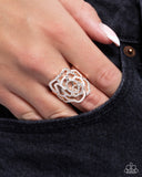 Repetitive Rose - Gold