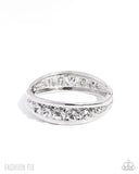 Chic Chronicle - White - FF0725