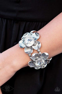 EMPIRE DIAMOND ENCORE - ZI BRACELET - 2013 - WHITE GEM SILVER FLOWER STRETCHY BRACELET - PAPARAZZI